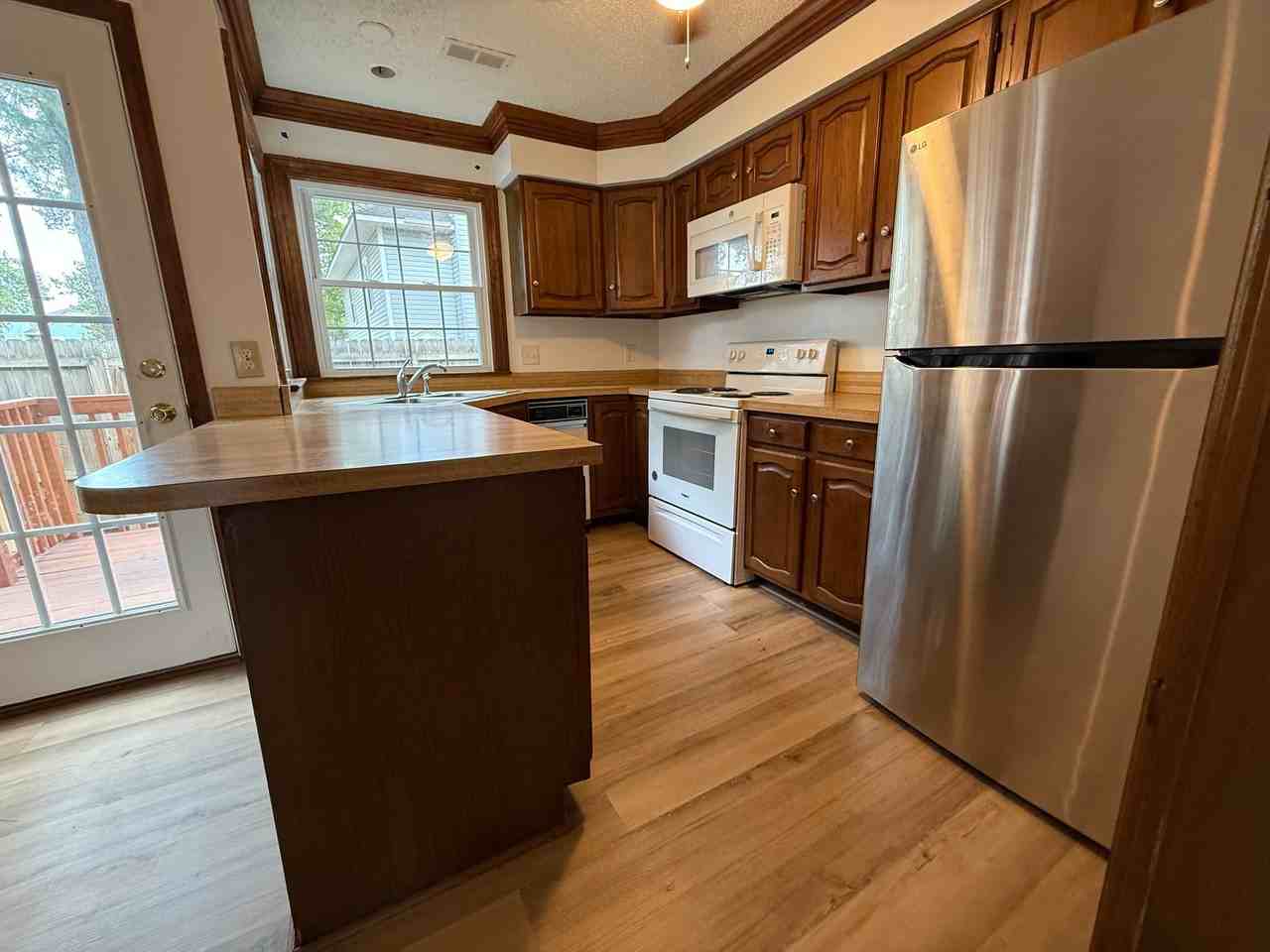 722 Lord Dunmore Dr - Photo 5 of 19