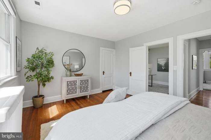 1215 Hamilton St Nw - Photo 3 of 12