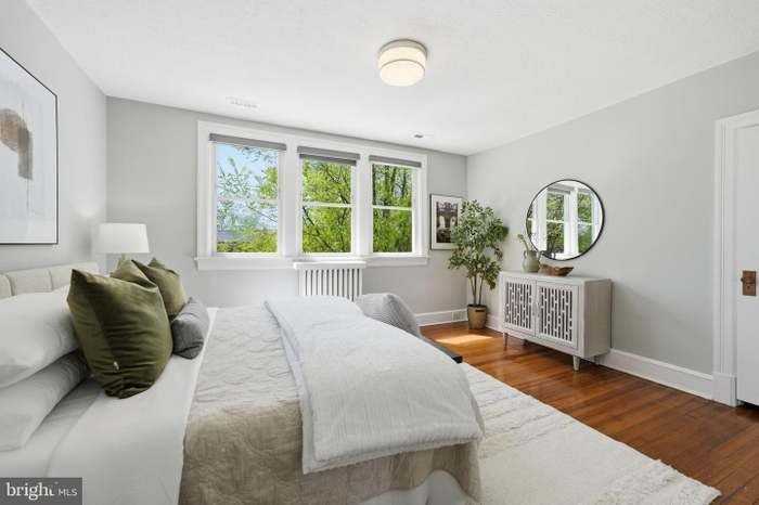 1215 Hamilton St Nw - Photo 4 of 12