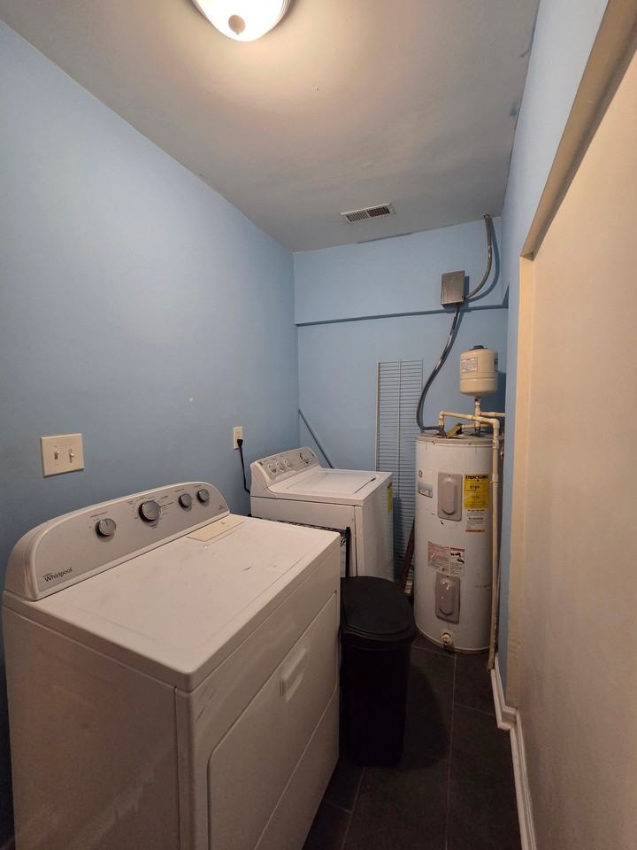 1022 Ashby Grv Sw - Photo 2 of 7