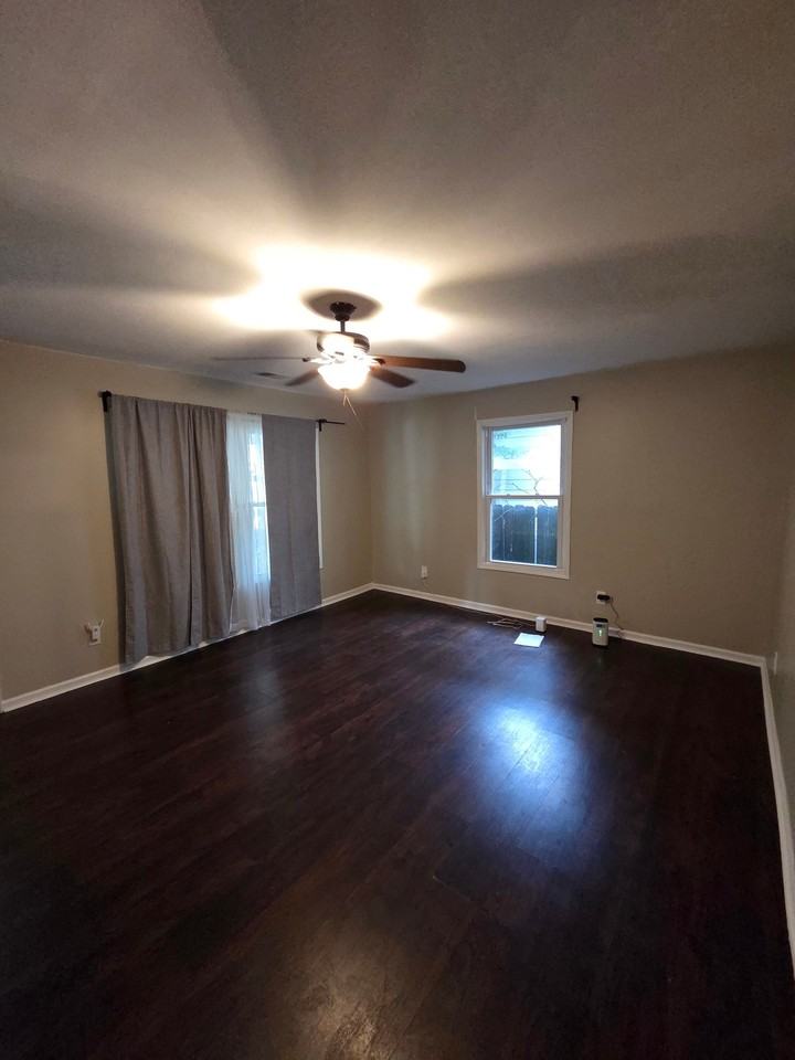 1022 Ashby Grv Sw - Photo 3 of 7