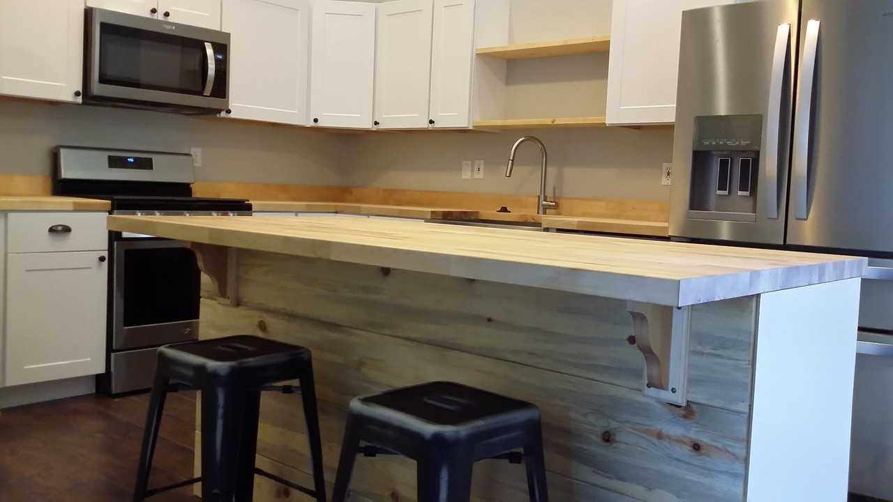 88 River Pointe Dr - Photo 4 of 17