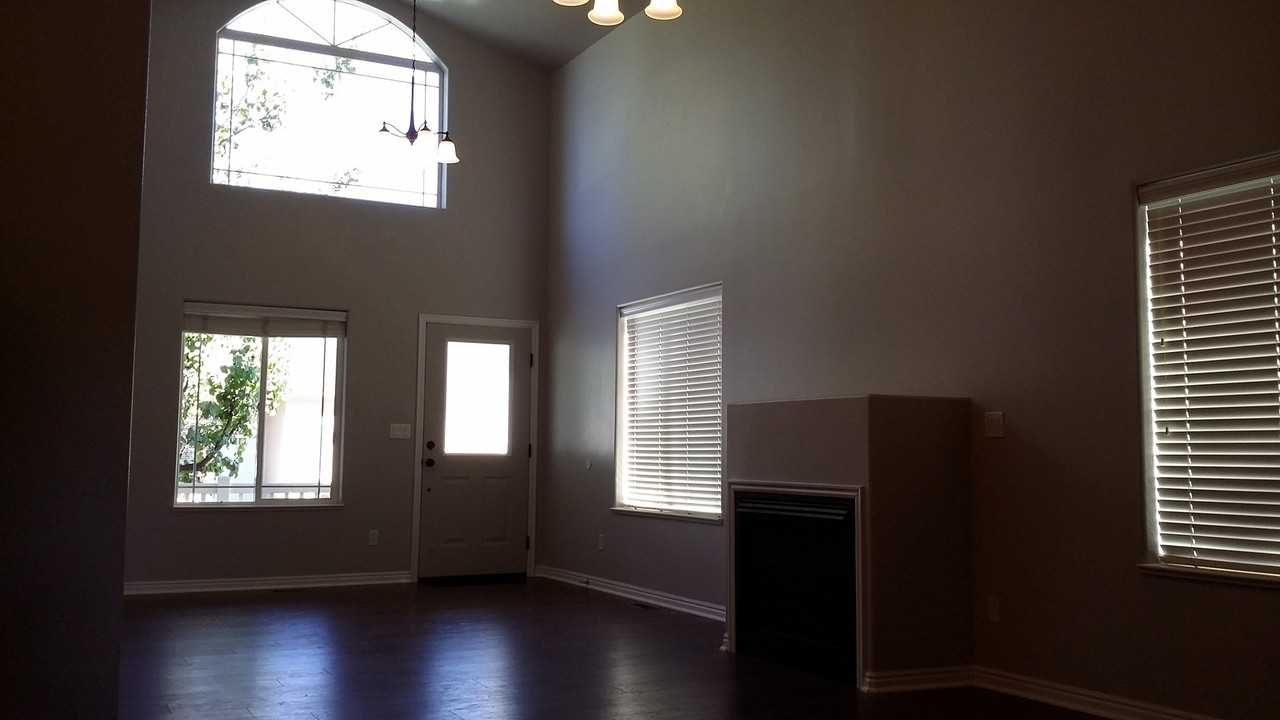 88 River Pointe Dr - Photo 5 of 17