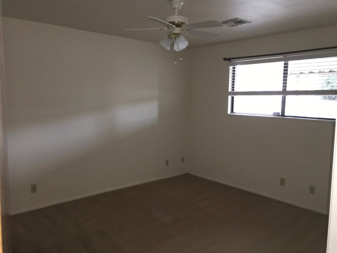 255 Se #8 - Photo 5 of 14