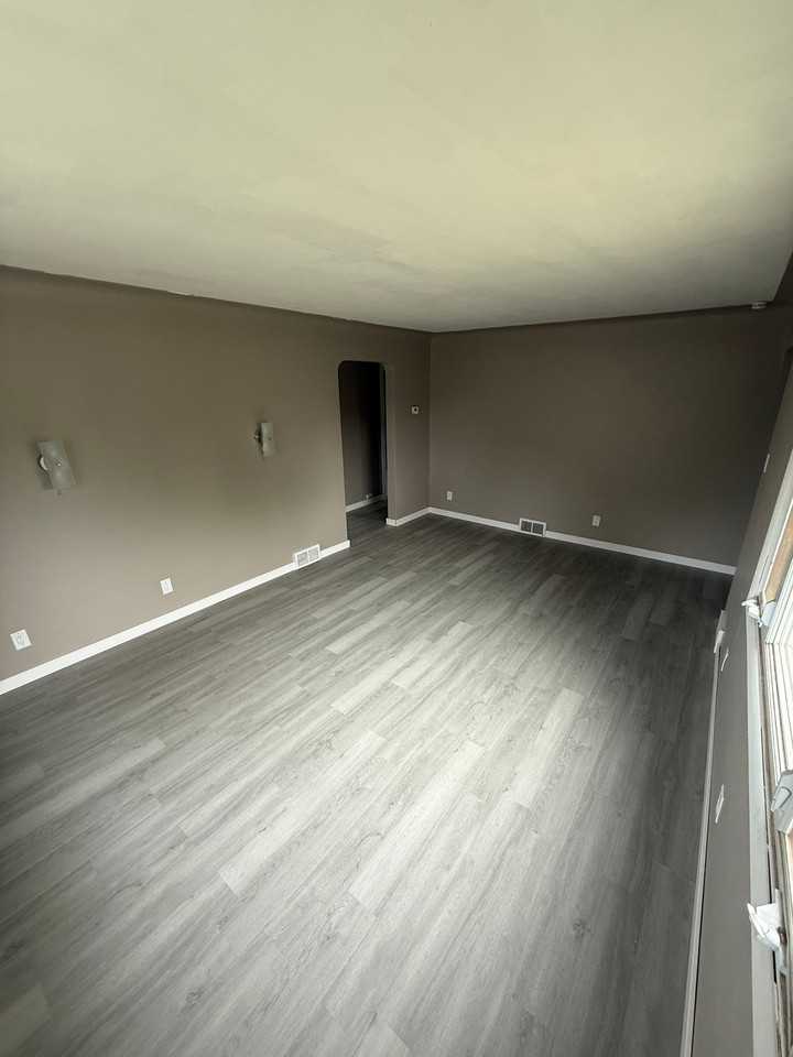 409 N 77th Ave W - Photo 2 of 14