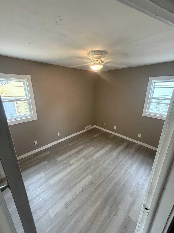 409 N 77th Ave W - Photo 6 of 14