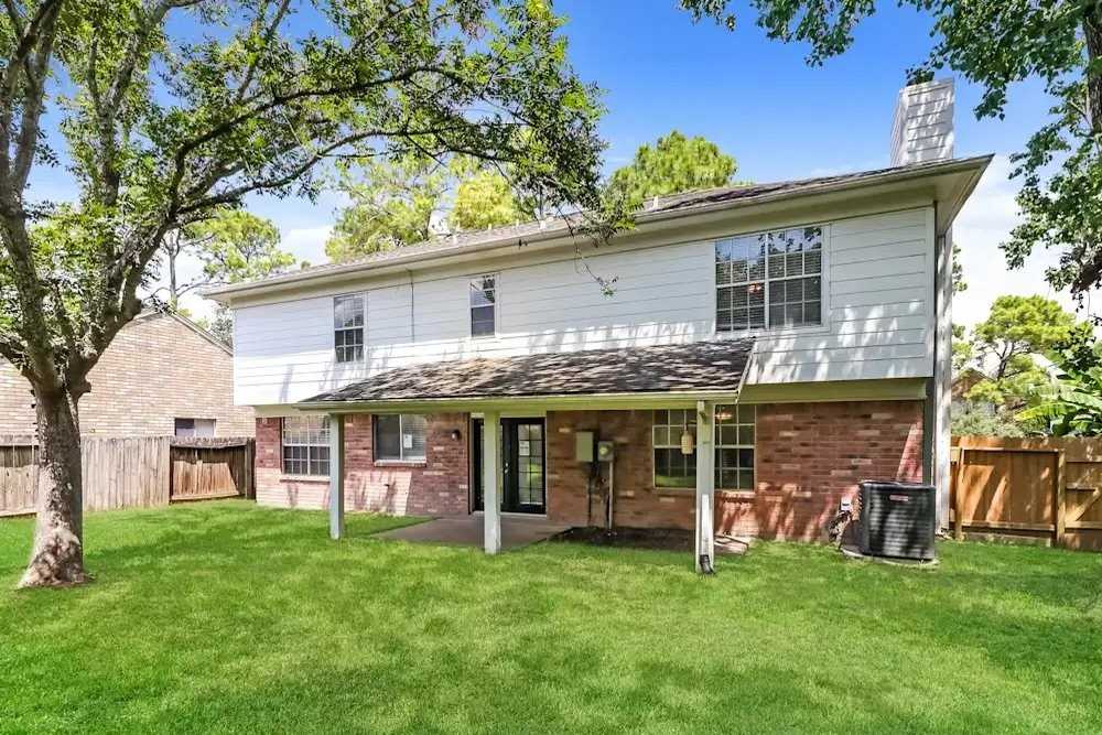 16110 Sweetwater Creek Dr - Photo 2 of 10
