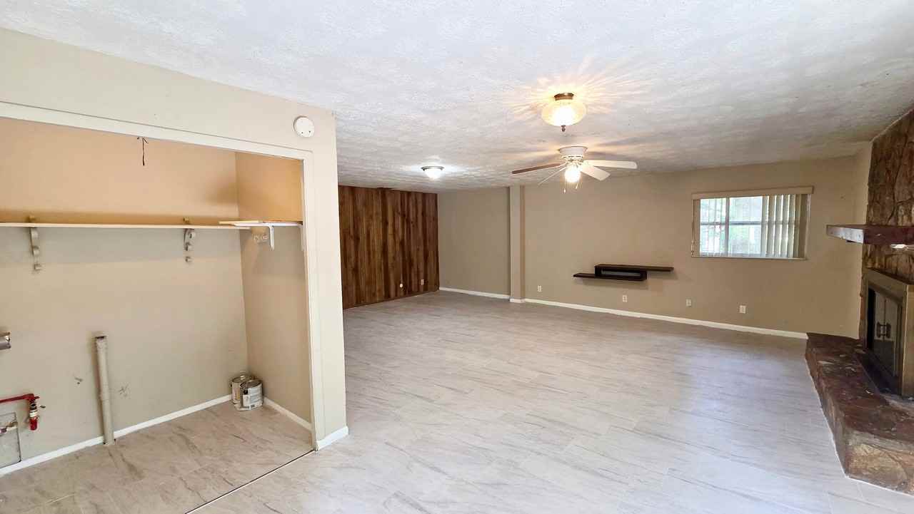 4447 Melvin Cir W - Photo 4 of 14
