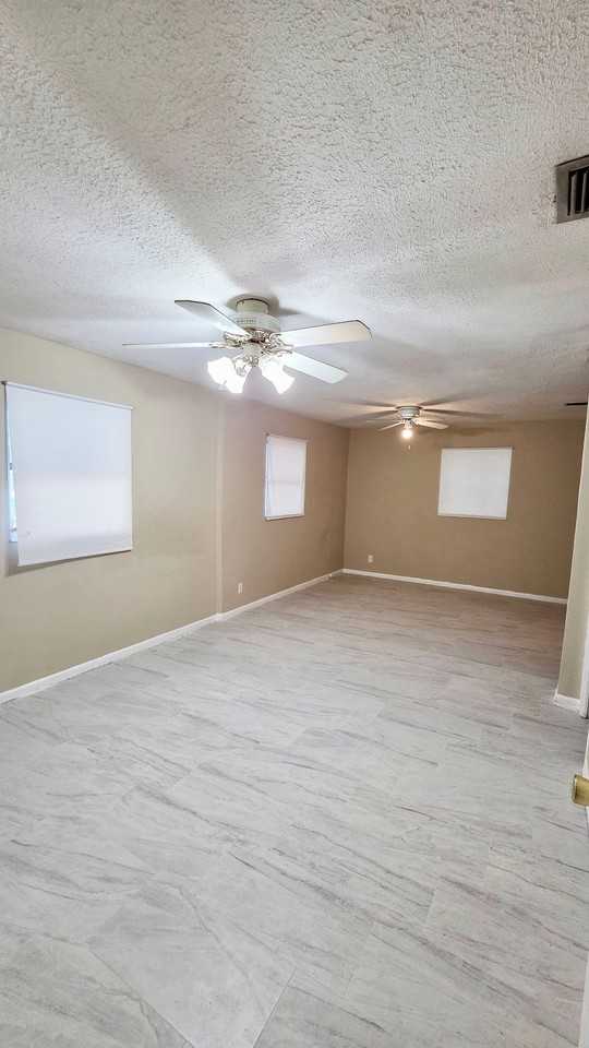 4447 Melvin Cir W - Photo 6 of 14