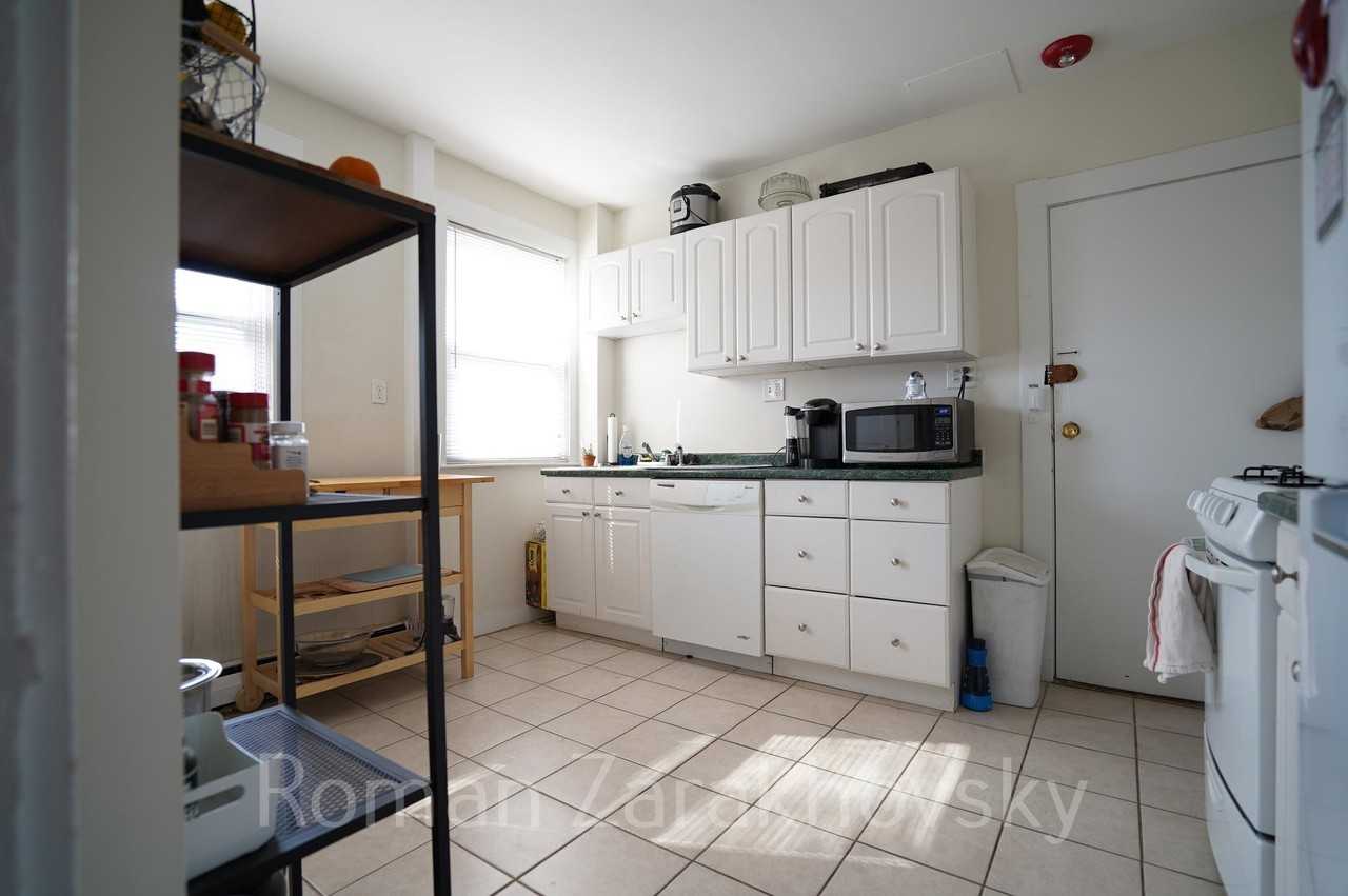 5 Ashford Ct #3 - Photo 4 of 19