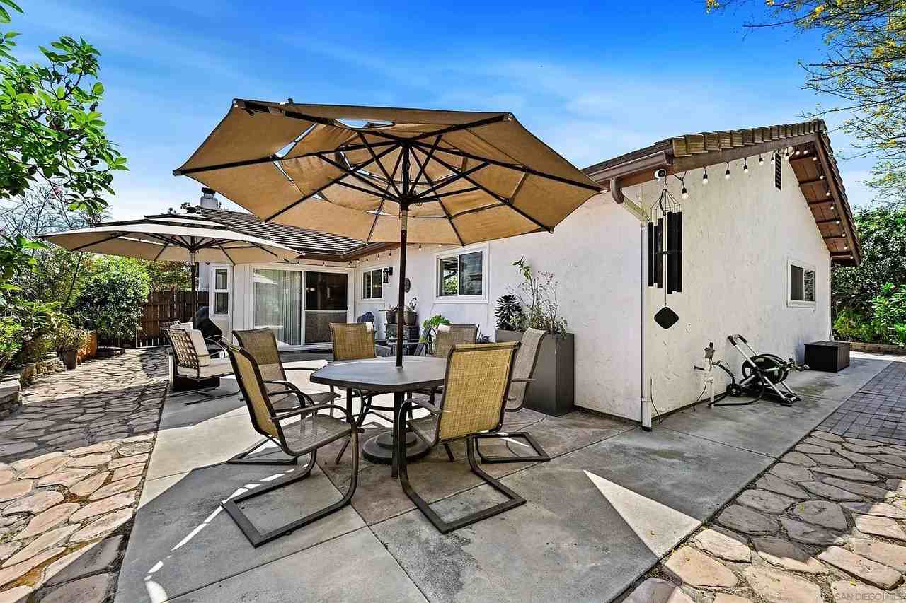 462 Dewane Dr - Photo 3 of 20