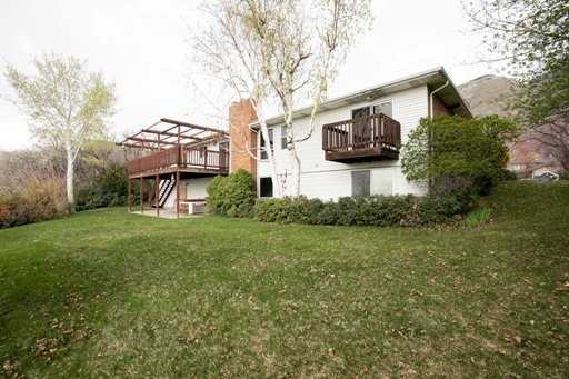 3983 Quail Ridge Dr - Photo 3 of 18