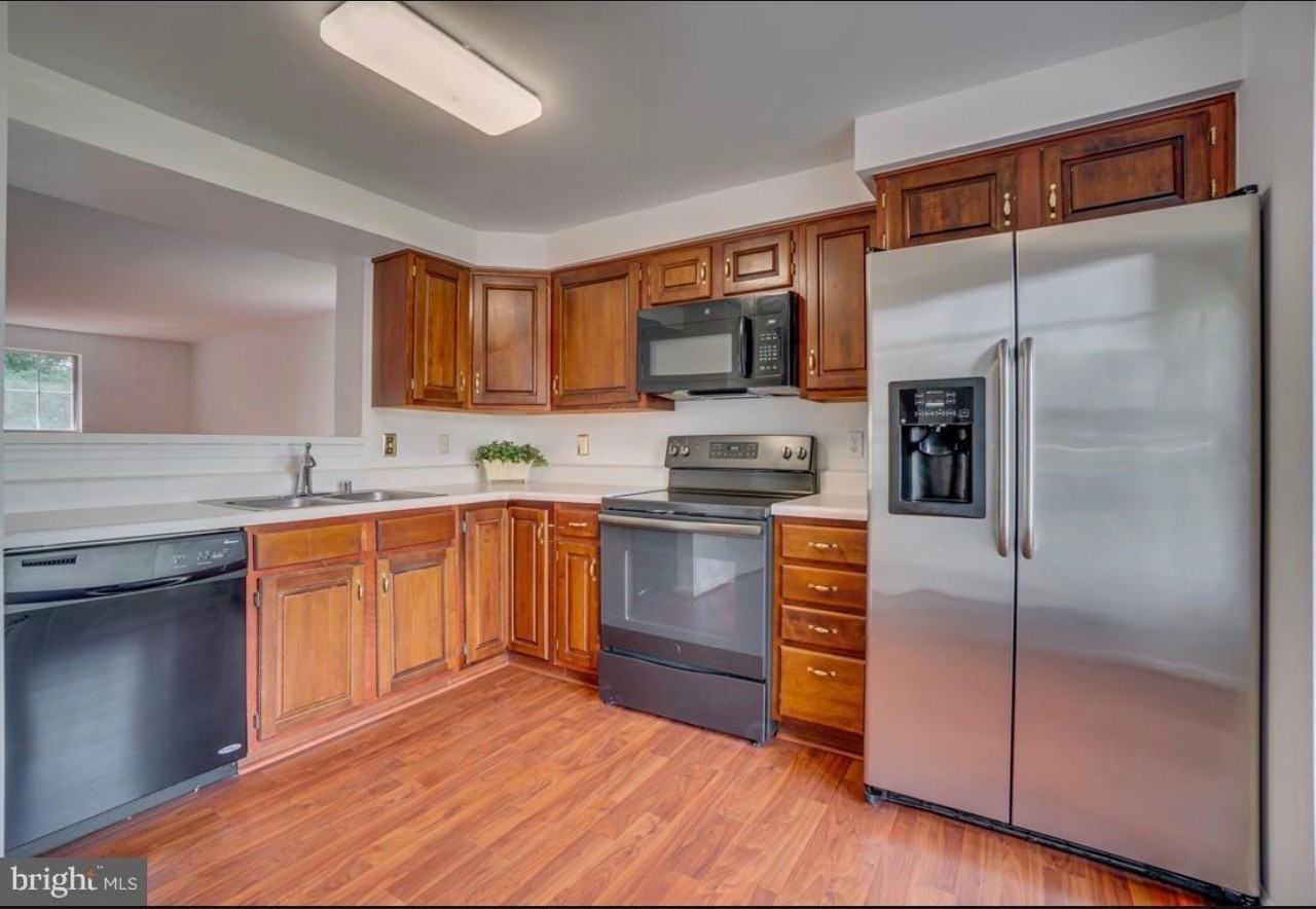 16965 Monmouth Ct - Photo 2 of 16