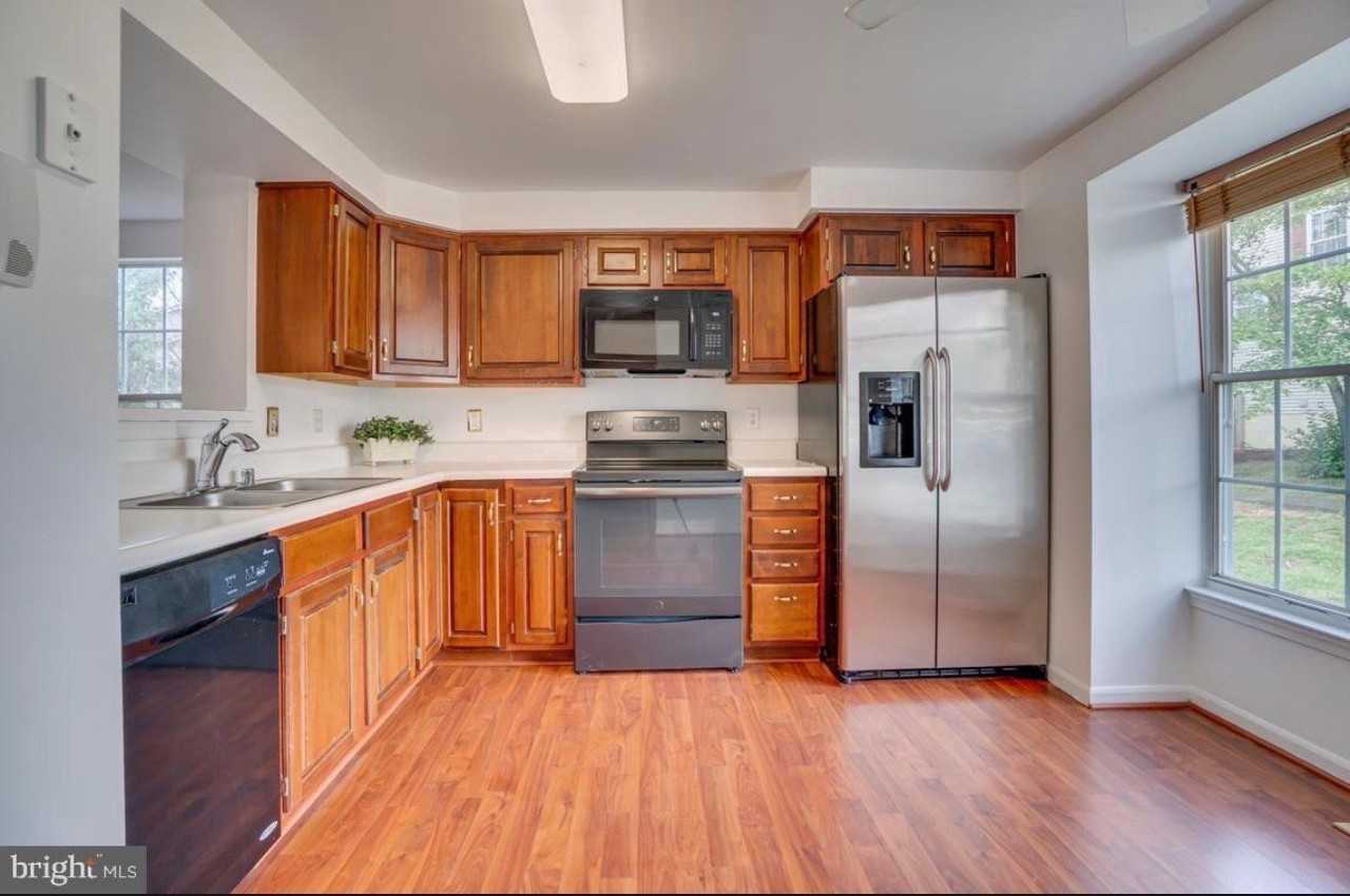 16965 Monmouth Ct - Photo 3 of 16