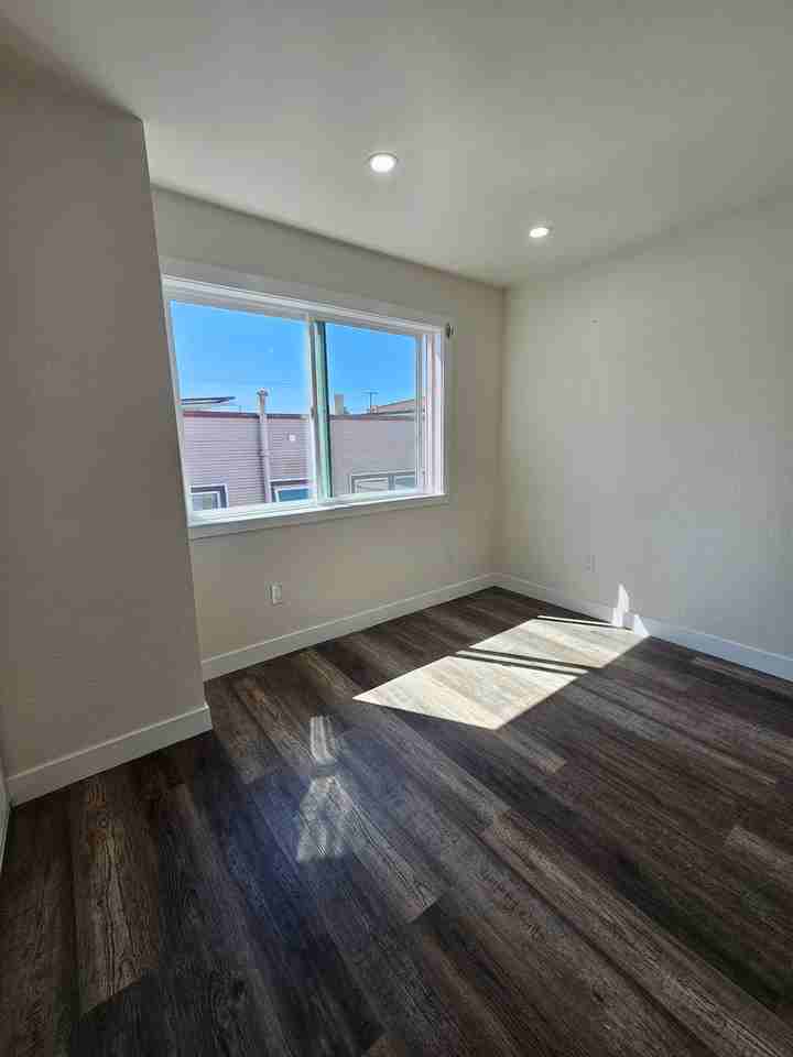 1515 Center St #5 - Photo 2 of 10
