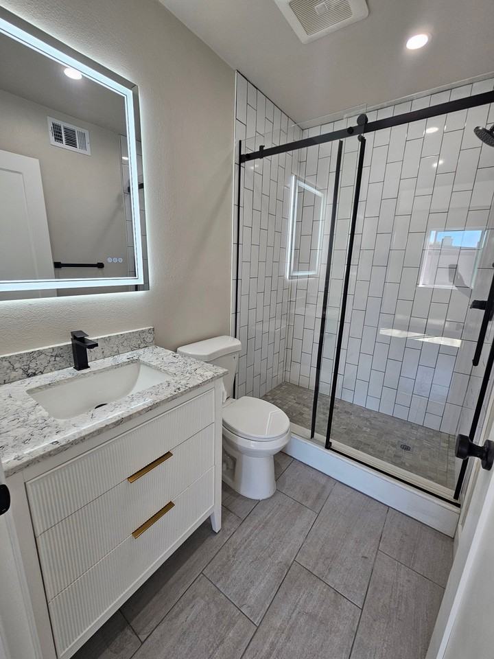 1515 Center St #5 - Photo 6 of 10