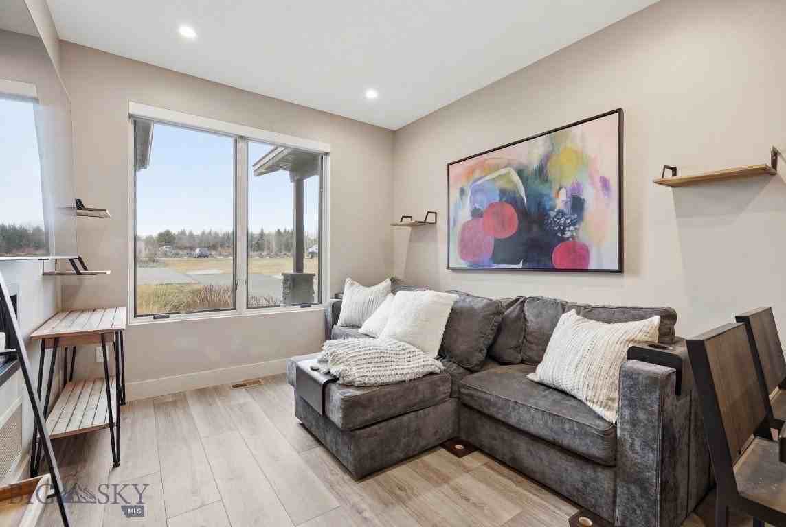 007500 Highnoon Way - Photo 3 of 14