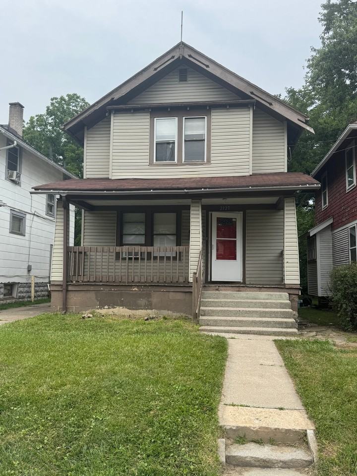 2127 Elliott Ave