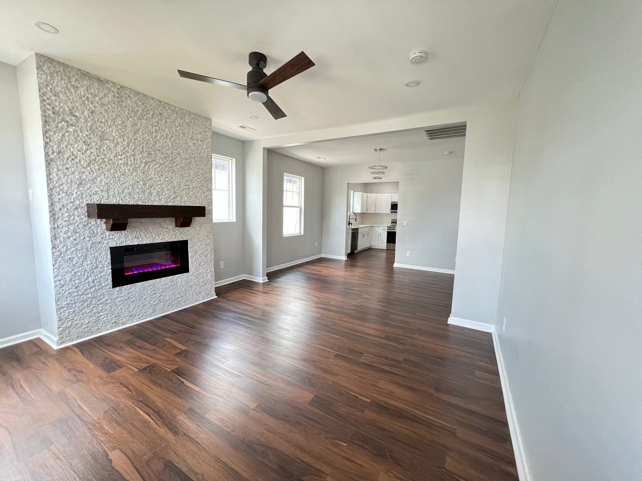 1617 Heiman St - Photo 3 of 13