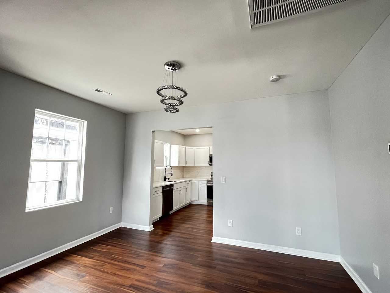 1617 Heiman St - Photo 5 of 13