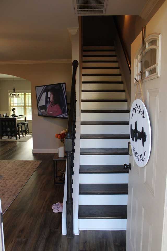 111 Sourwood Ln - Photo 4 of 19