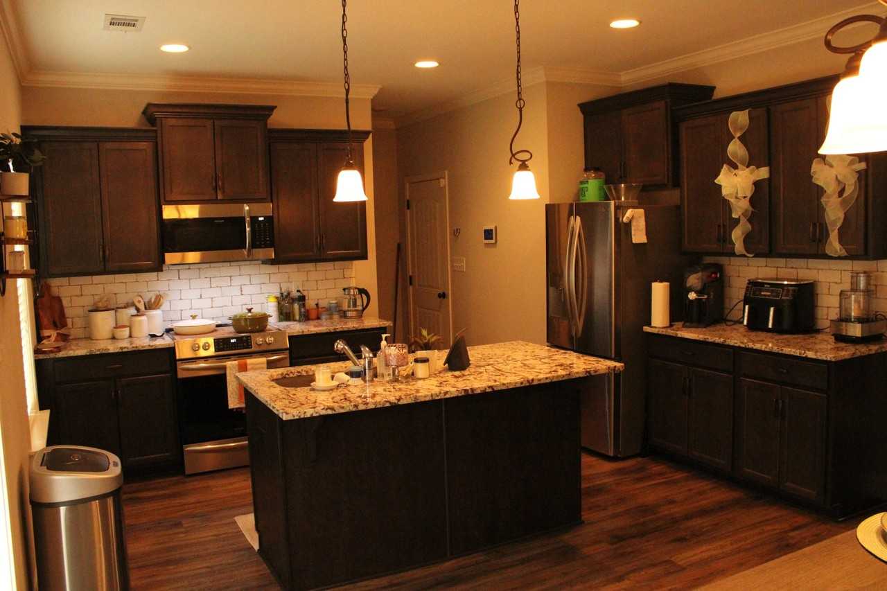 111 Sourwood Ln - Photo 5 of 19