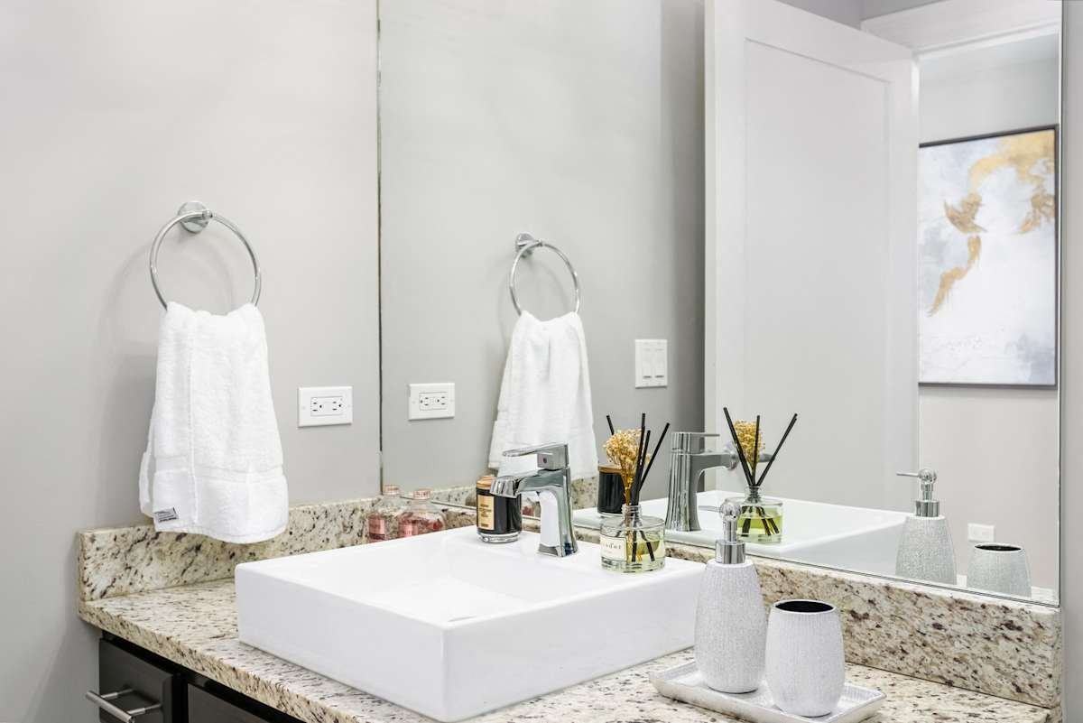 5010 N Sheridan Rd #714 - Photo 6 of 18