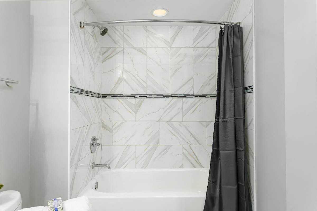 5010 N Sheridan Rd #714 - Photo 7 of 18