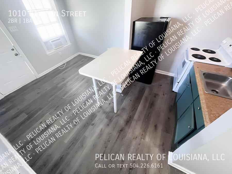 1010 Newton St - Photo 2 of 8