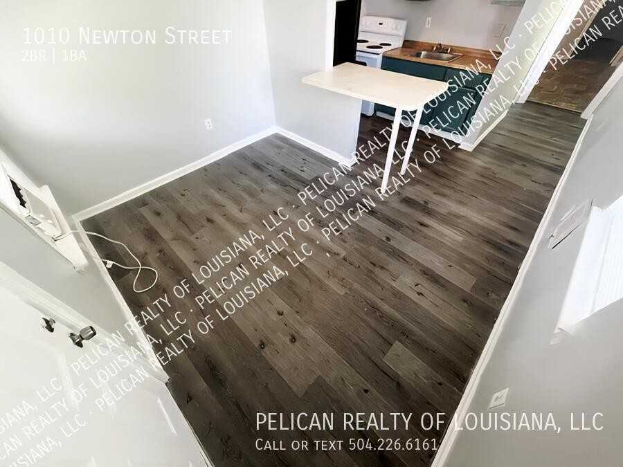 1010 Newton St - Photo 3 of 8