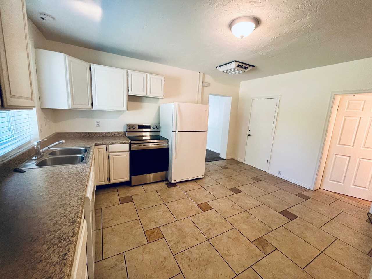 722 Wn - Photo 3 of 4