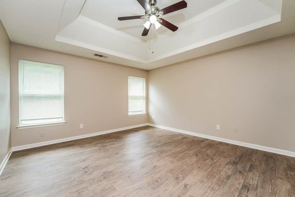 4943 Bryant Dr - Photo 5 of 12