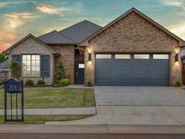 featured image of 7712 Nw 136th Ter