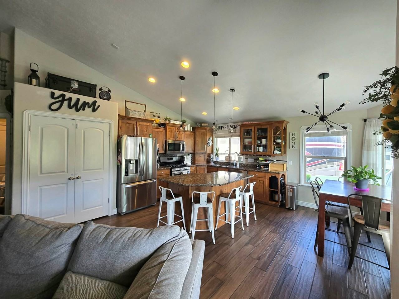 3732 Nw - Photo 4 of 19