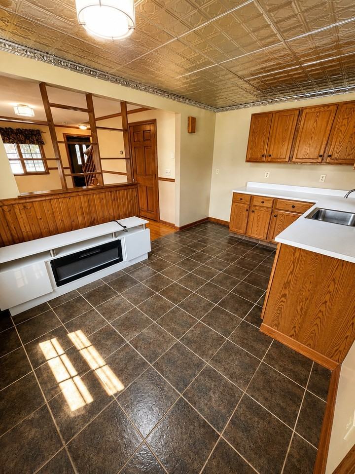 1453 Carew St #2 - Photo 6 of 11