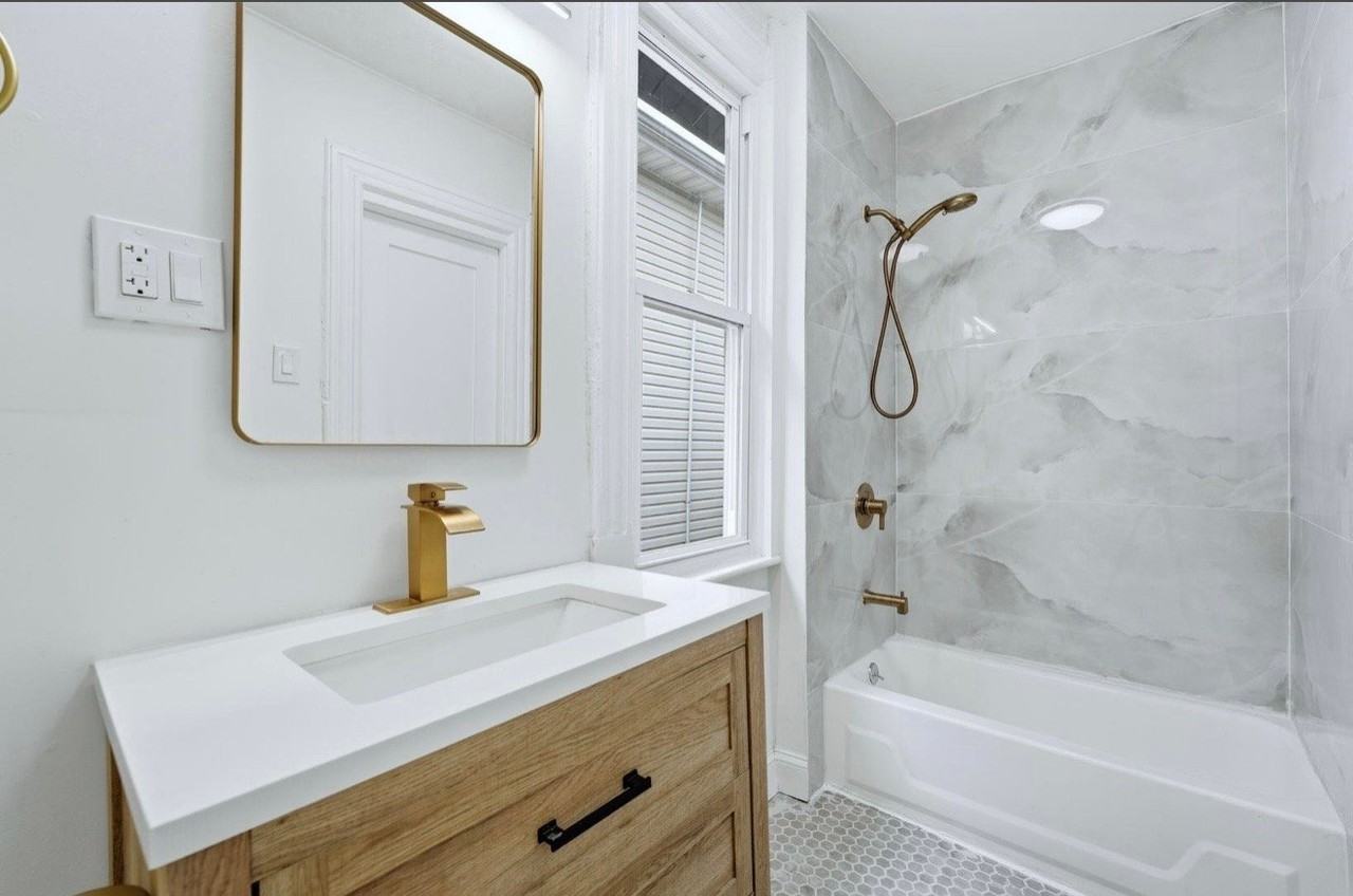 114 Oak St #1 - Photo 4 of 10