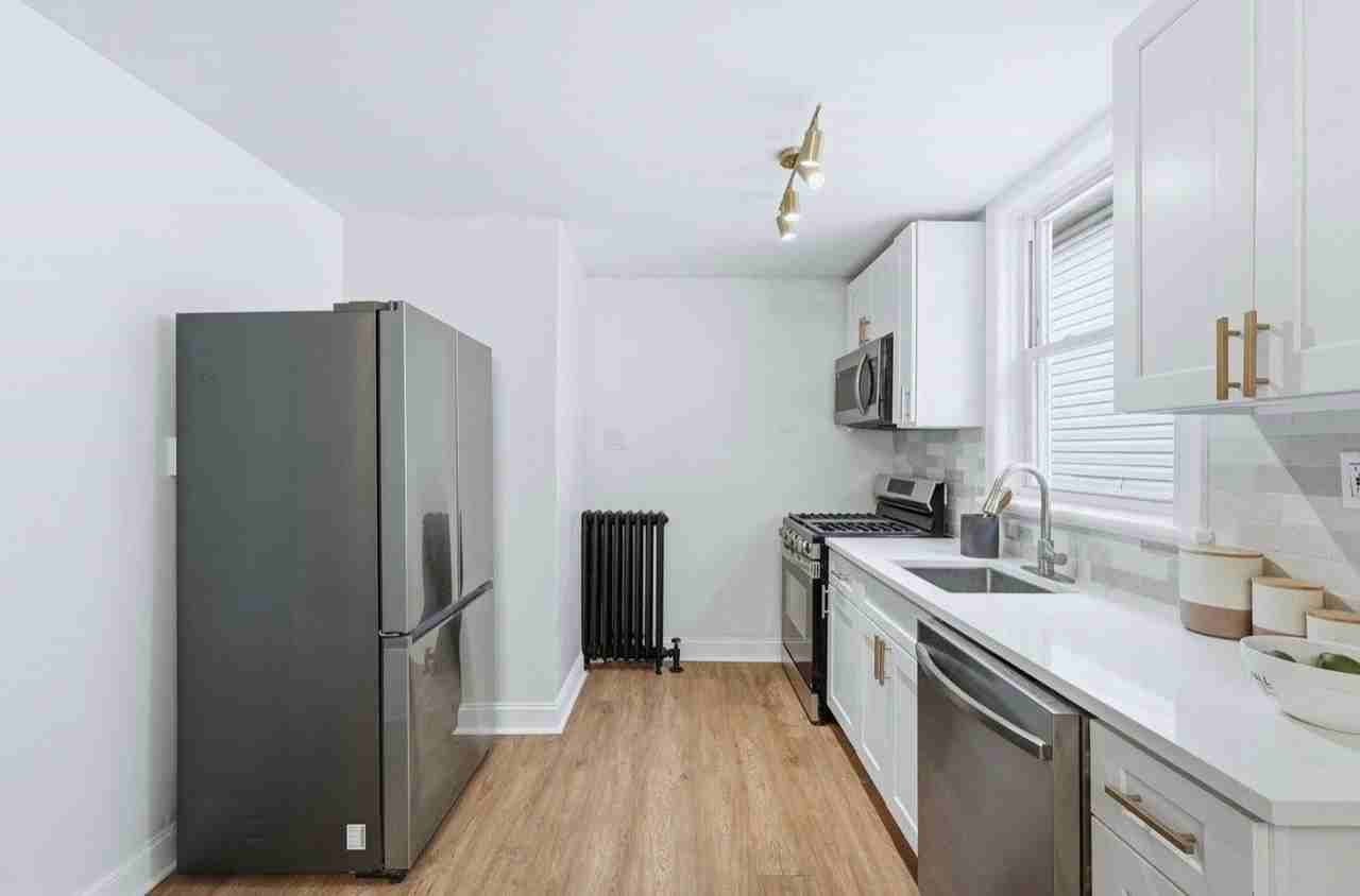 114 Oak St #1 - Photo 7 of 10