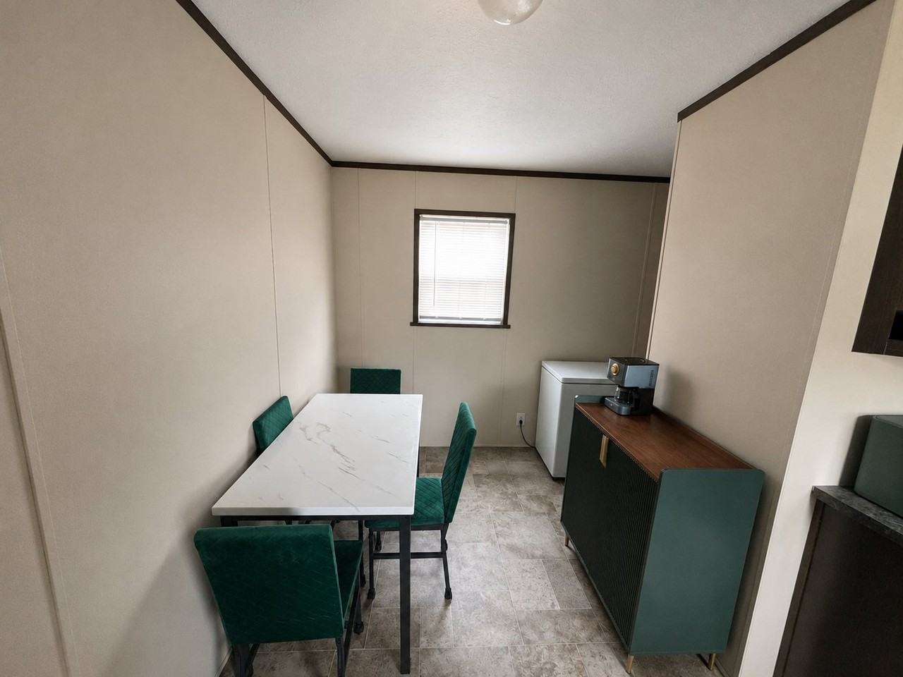184 Lakeshore Cir #184 - Photo 3 of 11