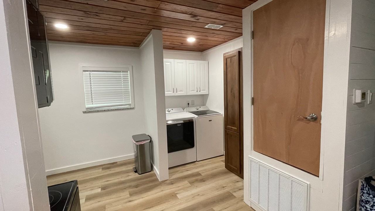 1126 Seydler St - Photo 7 of 15