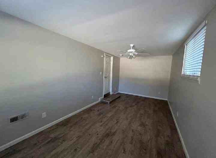 147 S 16th St - Photo 5 of 14