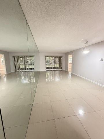 301 Norwood Ter - Photo 3 of 8