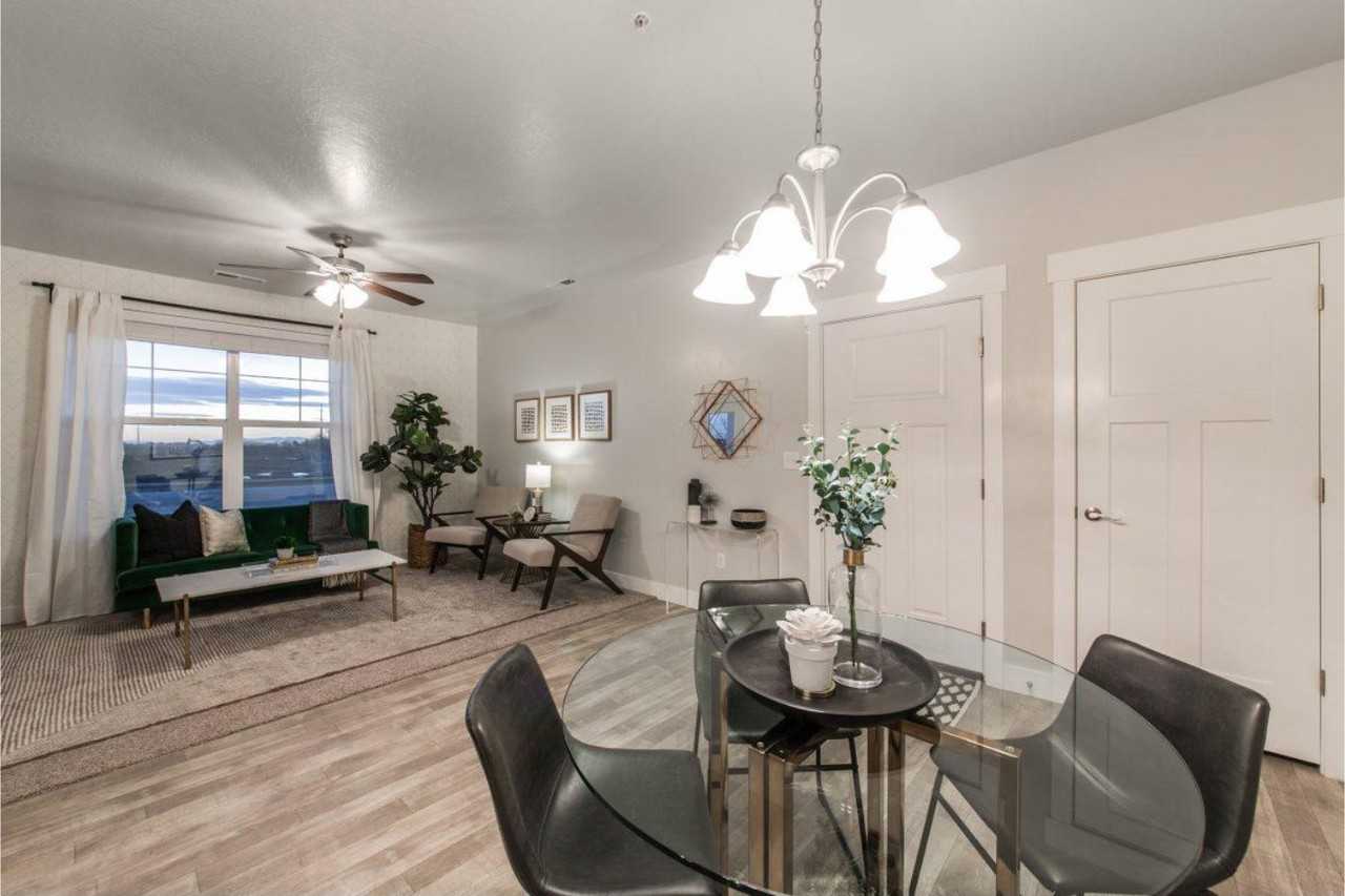 1813 W Newcastle Ln #C203 - Photo 4 of 20