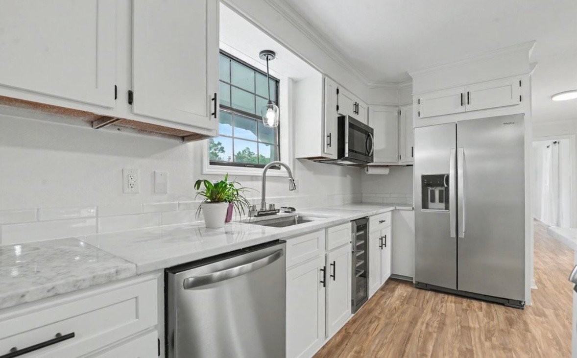 11929 Patrick Henry St - Photo 5 of 20