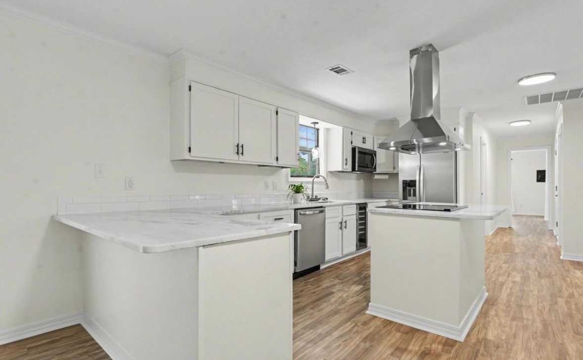 11929 Patrick Henry St - Photo 6 of 20