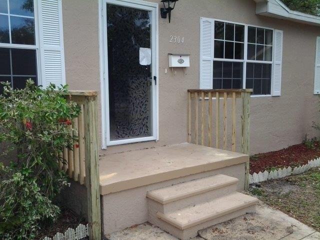 2304 Kingston St S - Photo 2 of 20