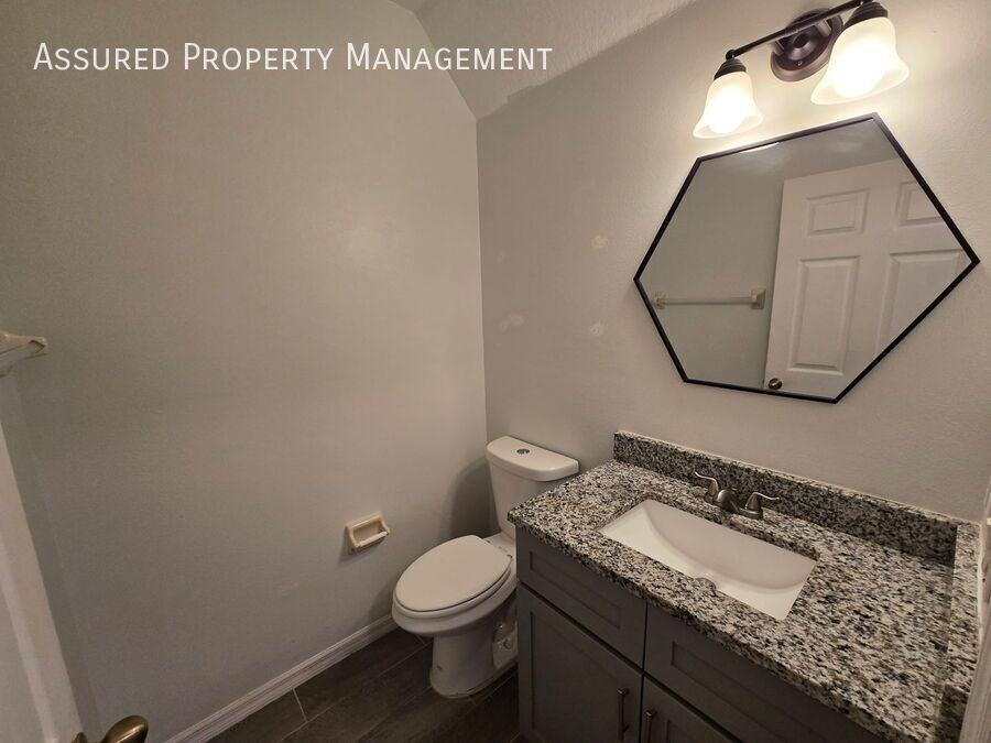 2048 Cypress Bay Blvd - Photo 4 of 16