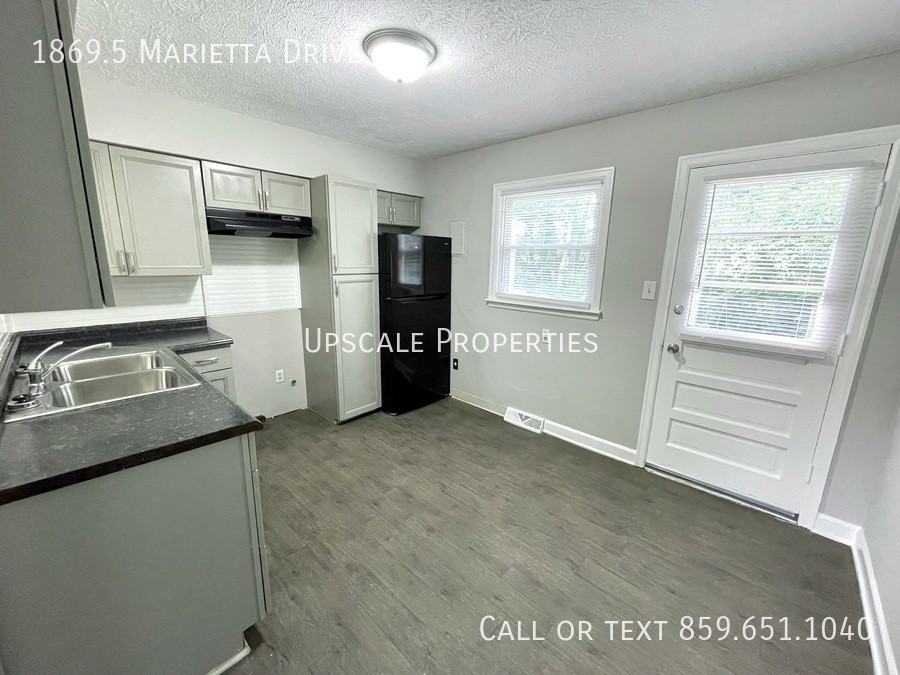 MARIETTA & - Photo 3 of 9