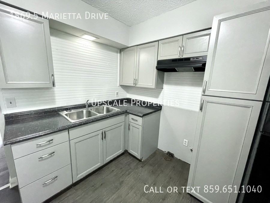 MARIETTA & - Photo 4 of 9