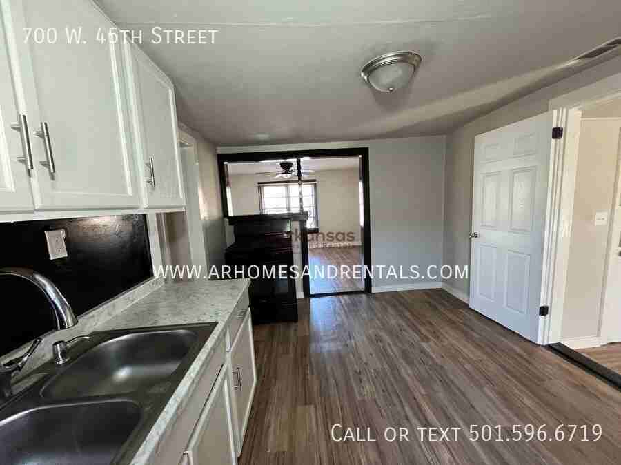 700 W 45th St #700W45thST - Photo 5 of 9