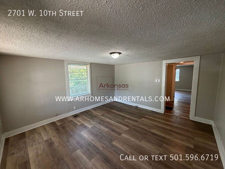 2701 W 10th St - Photo 3 of 12